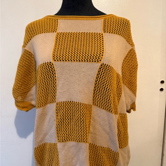 Callahan Knitwear in Mustard and Beige - Picture 5 of 9